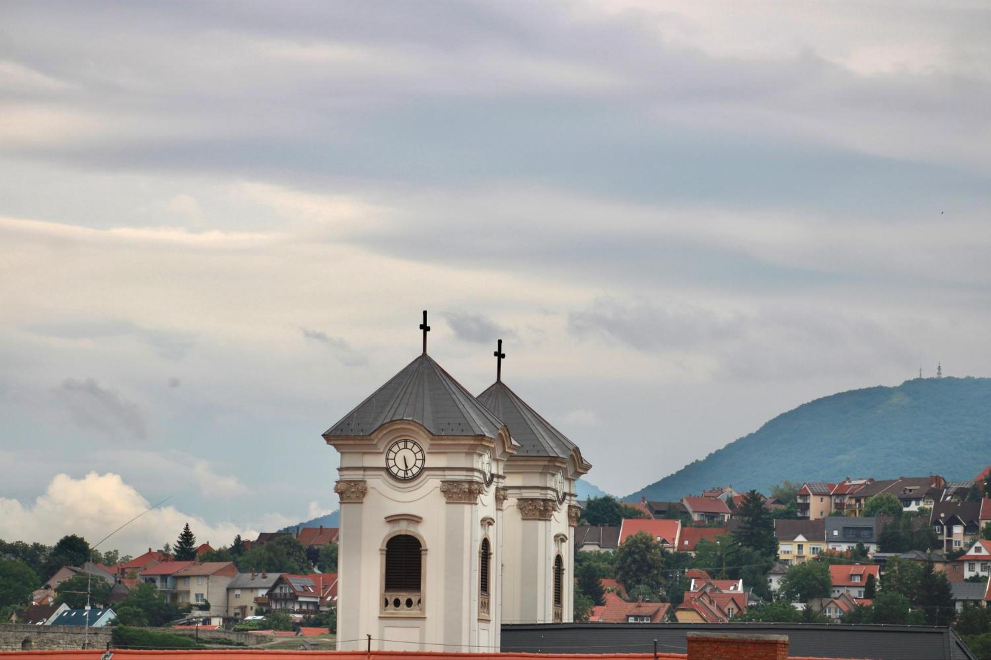 Klapka-Lak Apartman Eger Bagian luar foto