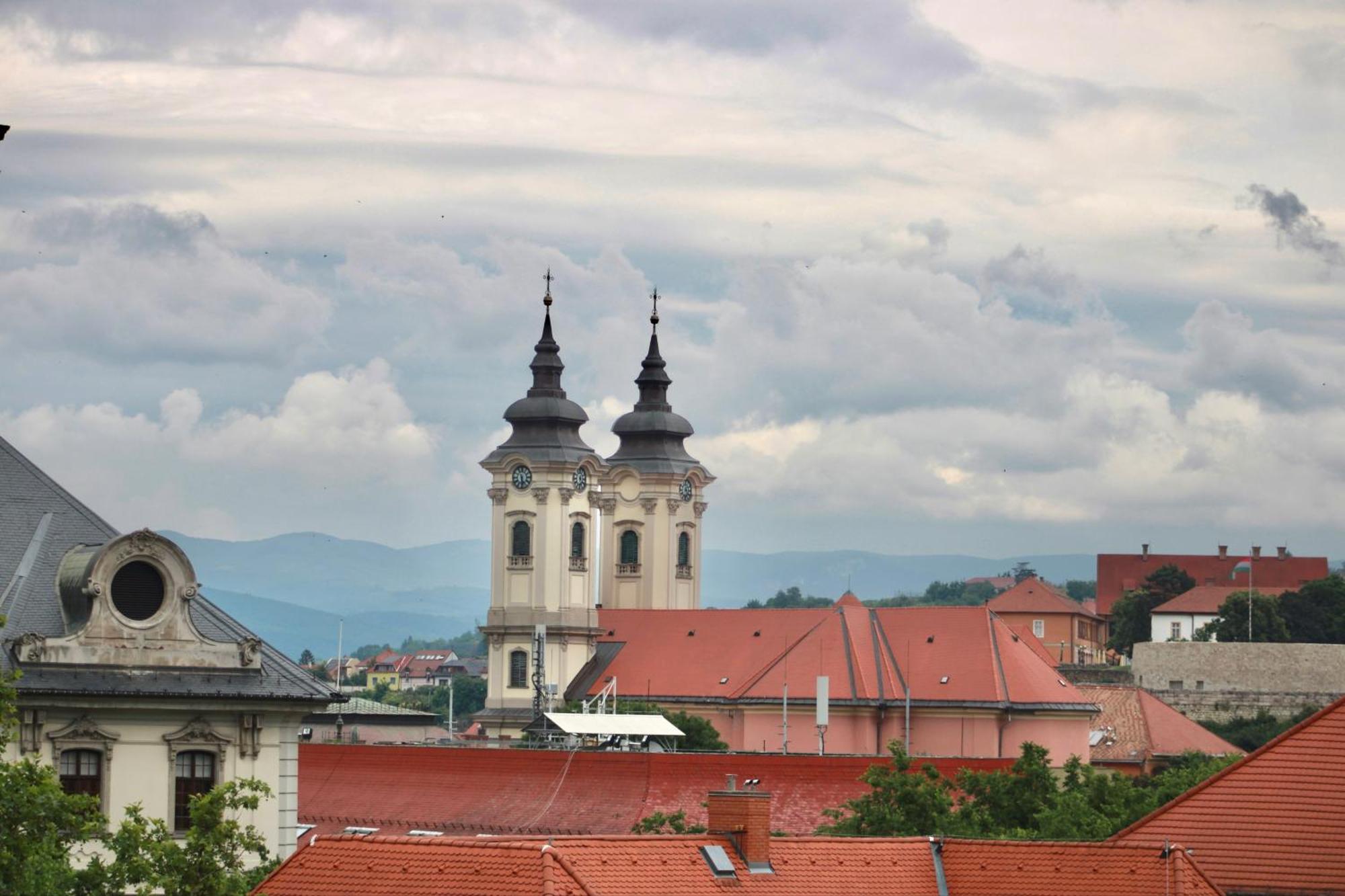 Klapka-Lak Apartman Eger Bagian luar foto